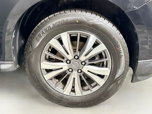 Used 2019 Nissan Pathfinder SV AWD/4WD image 32