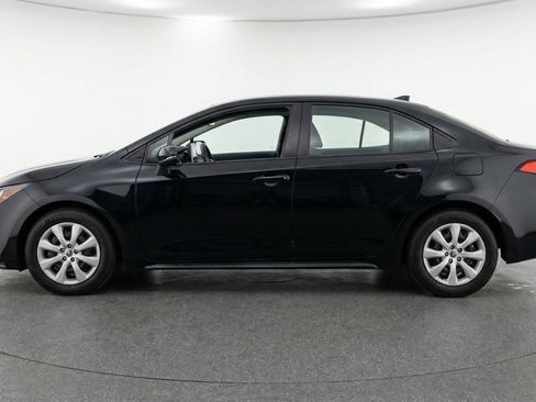 Used 2025 Toyota Corolla LE FWD image 5