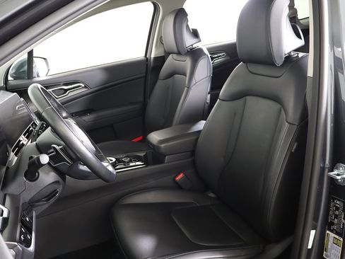 Used 2023 Kia Sportage EX image 30