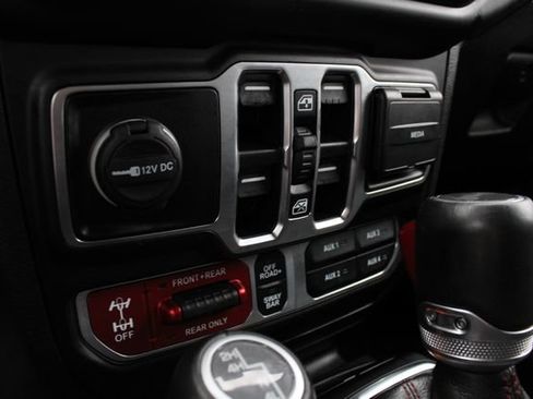 Used 2023 Jeep Wrangler Unlimited Rubicon w/ LED Lighting Group AWD/4WD image 17