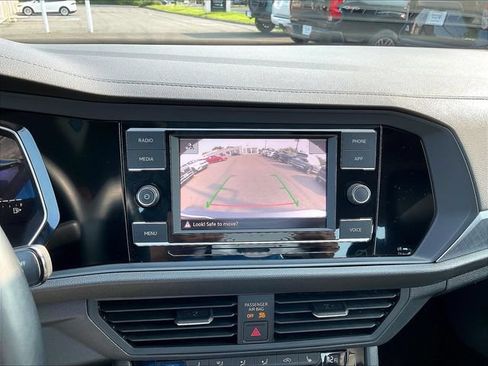 Used 2022 Volkswagen Jetta SE FWD image 25