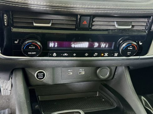 Used 2023 Nissan Rogue SV w/ SV Premium Package AWD/4WD image 8