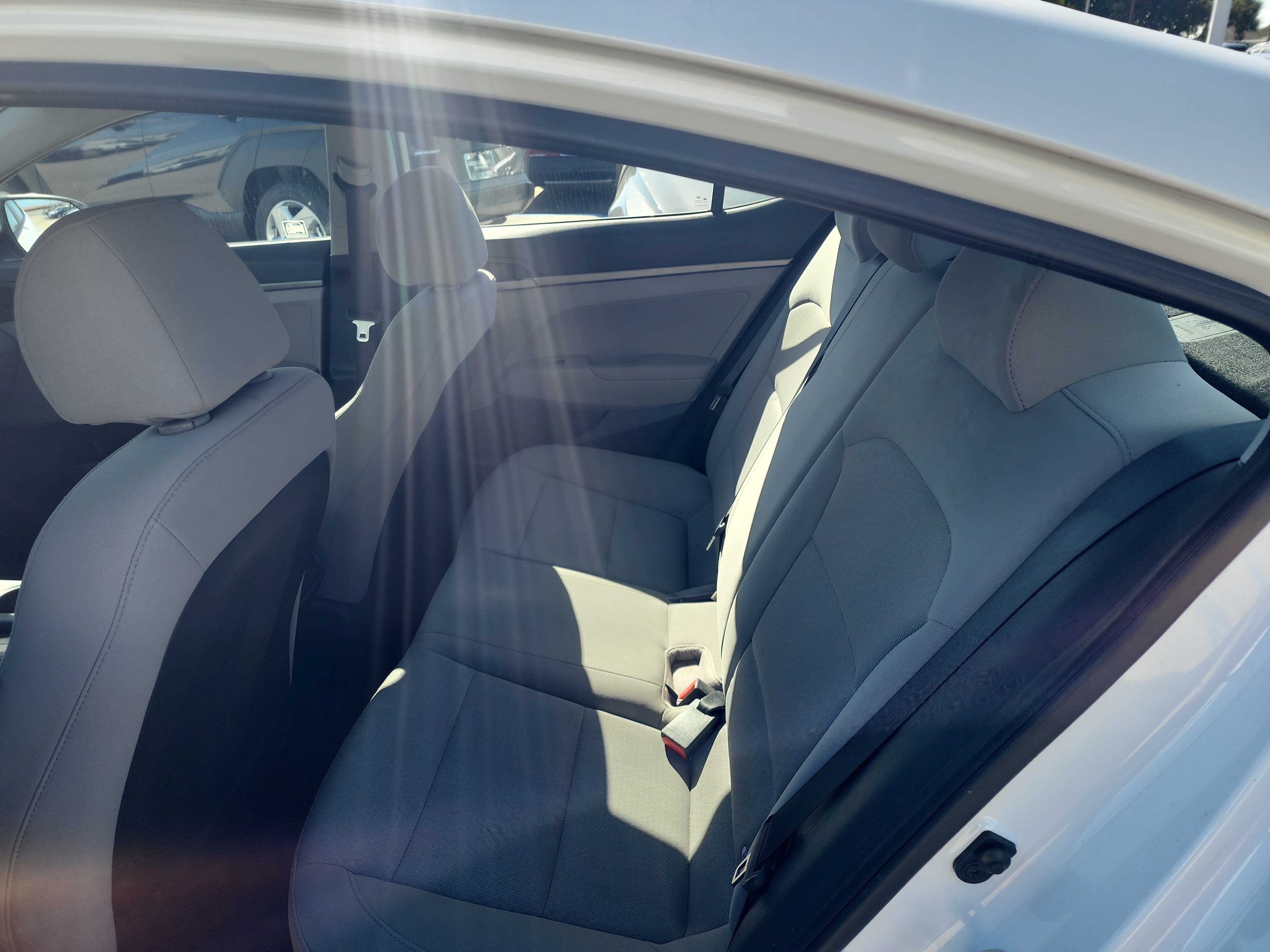 Used 2017 Hyundai Elantra SE FWD image 12