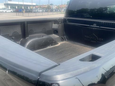Used 2020 Chevrolet Silverado 1500 LT AWD/4WD image 7