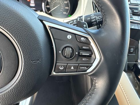 Used 2024 Acura RDX SH-AWD image 30