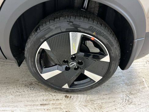 New 2025 Nissan Kicks SR image 11