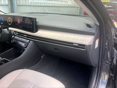 Used 2025 Hyundai Sonata SEL FWD image 23