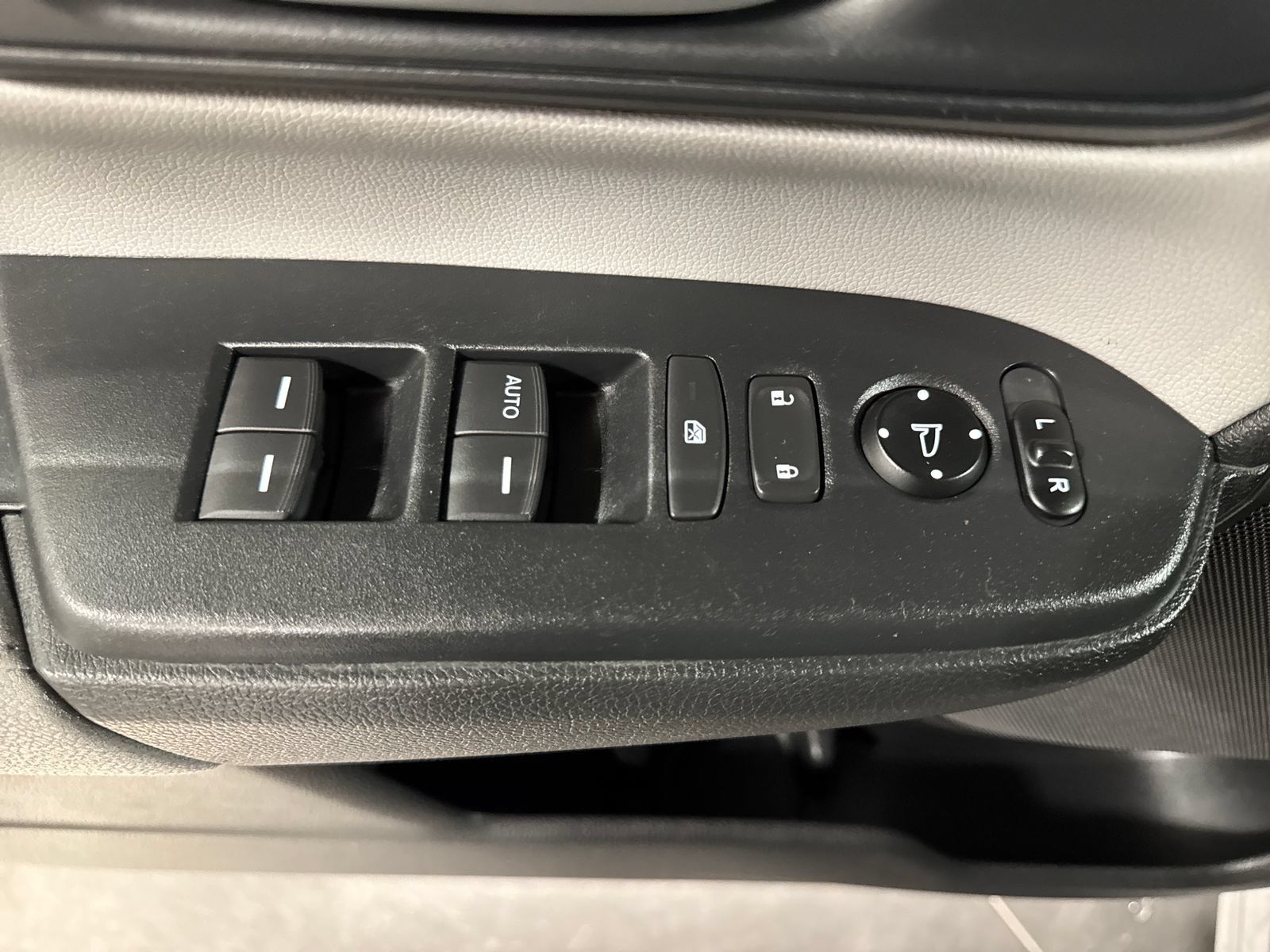 Certified 2018 Honda CR-V LX image 18