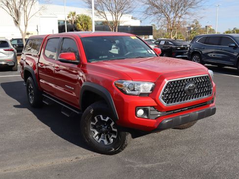 Used 2018 Toyota Tacoma TRD Off-Road w/ TRD Premium Off Road Package image 2
