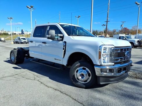 New 2026 Ford F350 XL w/ XL Chrome Package image 1