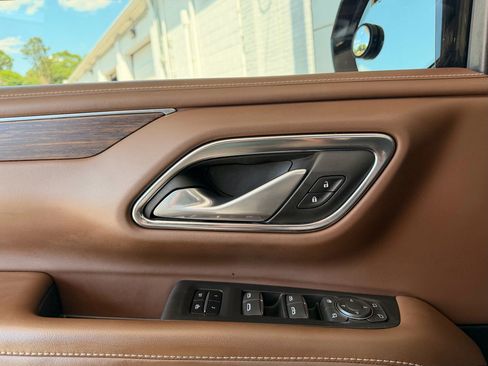 Used 2022 Chevrolet Tahoe High Country AWD/4WD image 7