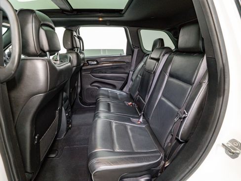 Used 2020 Jeep Grand Cherokee Overland image 32