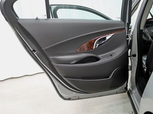 Used 2012 Buick LaCrosse Touring FWD image 34