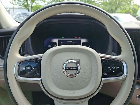 Used 2024 Volvo XC60 B5 Plus w/ Protection Package Premier AWD/4WD image 20