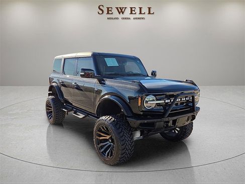 Used 2023 Ford Bronco Outer Banks image 6