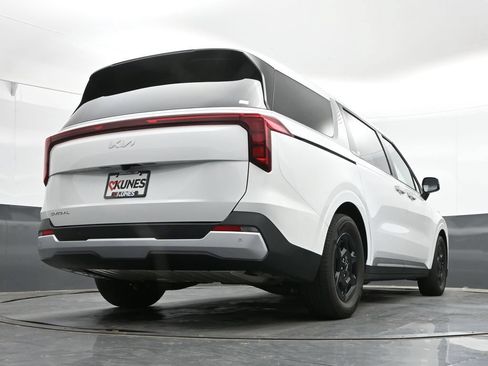 Used 2026 Kia Carnival FWD image 38