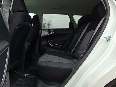 Used 2025 Kia Soul LX image 10