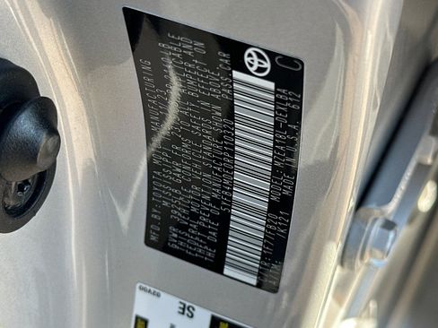 Certified 2024 Toyota Corolla LE image 34