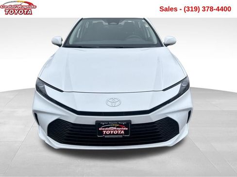 Used 2026 Toyota Camry LE image 9