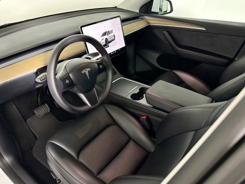 Used 2023 Tesla Model Y Long Range image 15