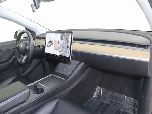 Used 2021 Tesla Model Y Long Range image 42