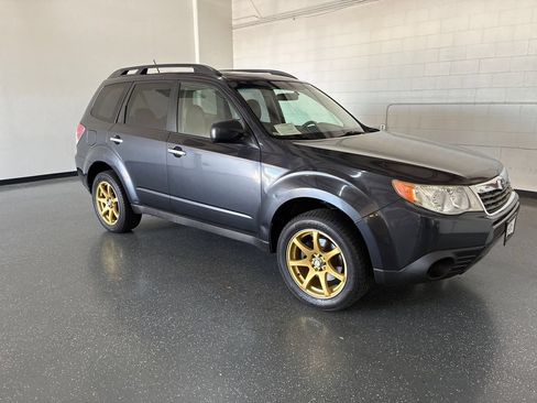 Used 2010 Subaru Forester 2.5X Premium AWD/4WD image 2