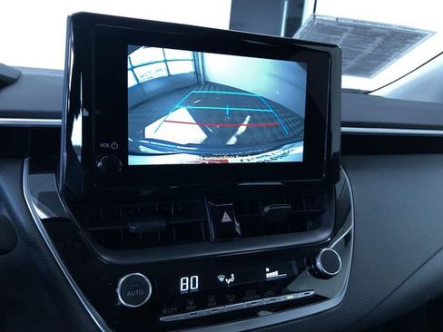 Certified 2025 Toyota Corolla LE image 27