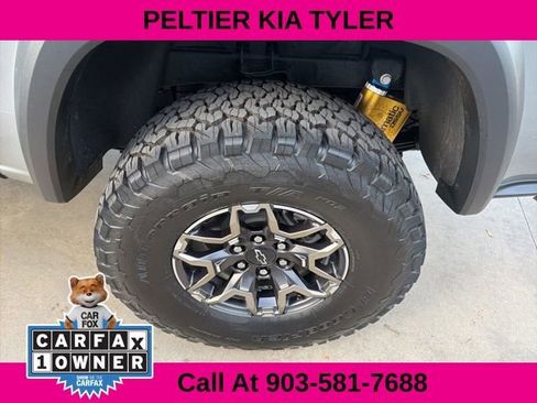 Used 2025 Chevrolet Colorado ZR2 w/ Technology Package image 10