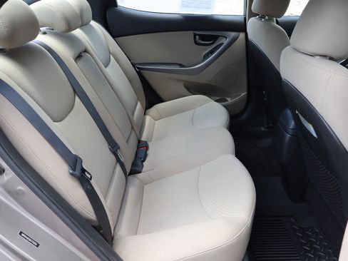 Used 2016 Hyundai Elantra SE FWD image 30