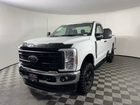 Used 2024 Ford F250 XL w/ XL Chrome Package image 3