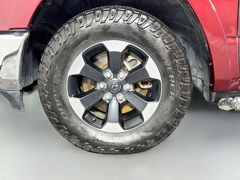 Used 2019 RAM 1500 Laramie image 39