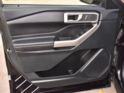 Certified 2023 Ford Explorer XLT w/ Equipment Group 202A image 33