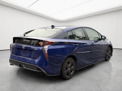 Used 2018 Toyota Prius Three Touring w/ Appearance Package FWD image 3