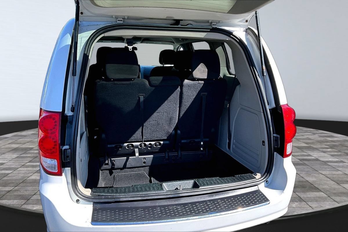 Used 2016 Dodge Grand Caravan SE w/ Quick Order Package 29E SE FWD image 39