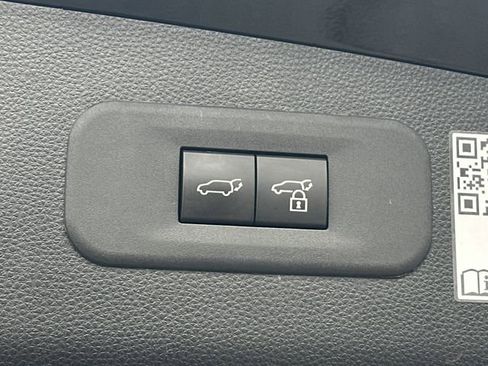 Used 2025 Toyota Crown Signia image 23