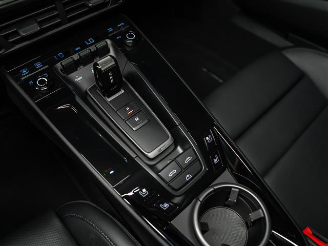 Certified 2026 Porsche 911 Carrera RWD image 33