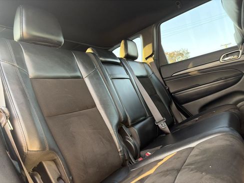 Used 2019 Jeep Grand Cherokee Altitude RWD image 25