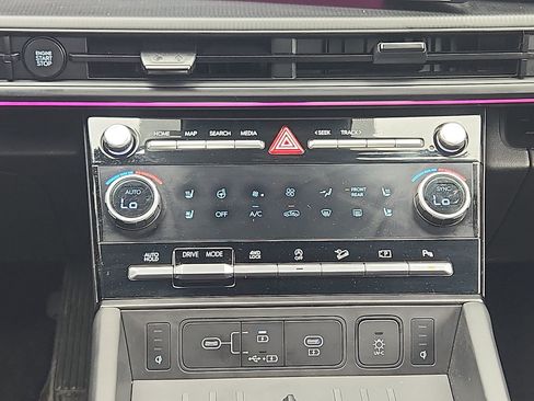 Certified 2025 Hyundai Santa Fe Calligraphy AWD/4WD image 18