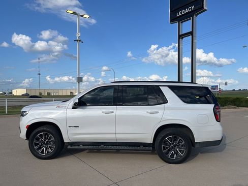 Used 2021 Chevrolet Tahoe Z71 w/ Luxury Package image 3