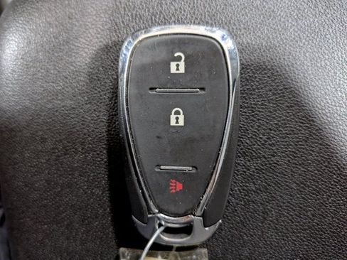 Used 2018 Chevrolet Equinox LS FWD image 30