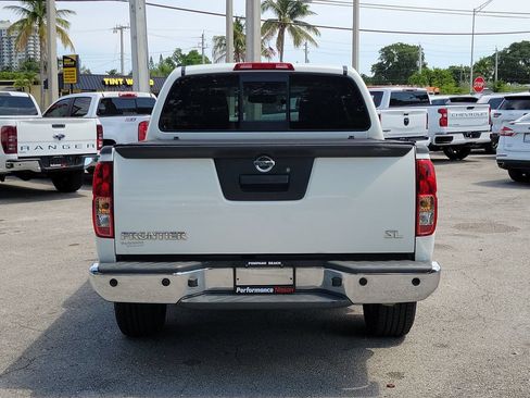 Used 2019 Nissan Frontier SL RWD image 7