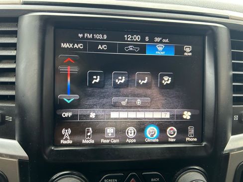 Used 2016 RAM 1500 Classic SLT w/ Luxury Group image 23