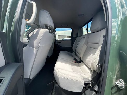 Used 2025 Nissan Frontier SV w/ SV Convenience Package AWD/4WD image 27