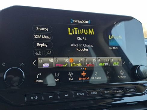 Used 2022 Nissan Pathfinder SL image 27