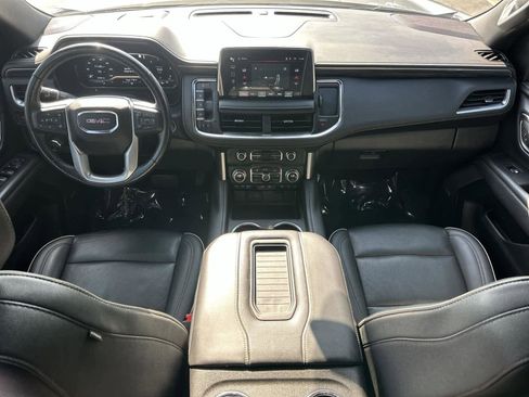 Used 2022 GMC Yukon XL SLT w/ SLT Luxury Package image 10