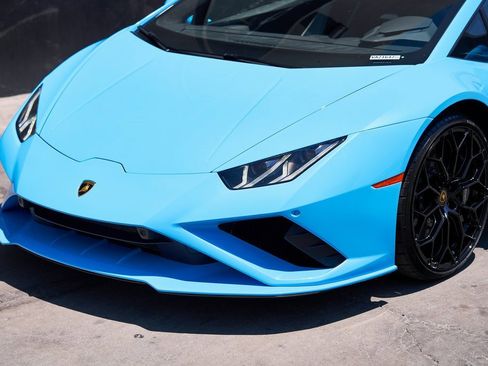 Used 2023 Lamborghini Huracan EVO image 2