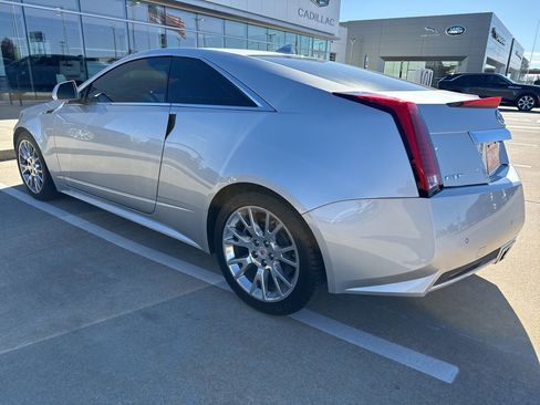 Used 2011 Cadillac CTS Premium image 4