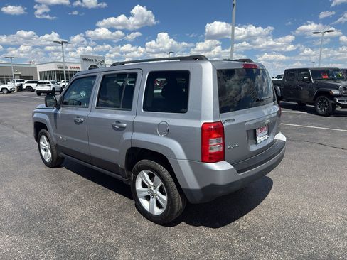Used 2014 Jeep Patriot Latitude AWD/4WD image 7