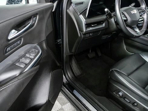 Used 2024 Cadillac XT4 Premium Luxury AWD/4WD image 9