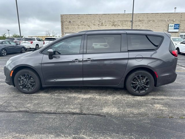 Used 2020 Chrysler Pacifica Touring-L w/ Advanced Safetytec Group AWD/4WD image 6